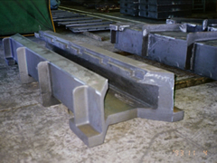 Hē (GUIDE RAIL FOR SLABBING MILL)